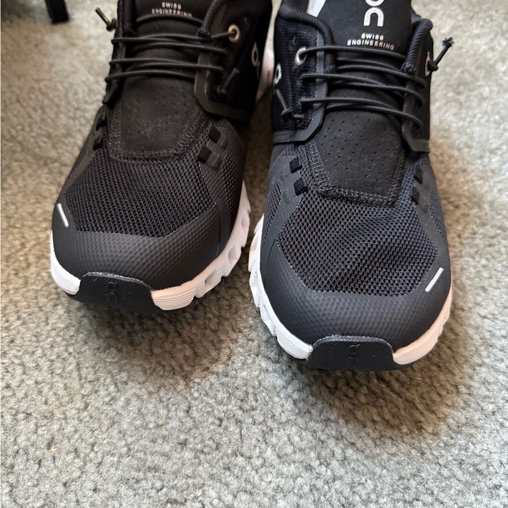 On Running Men's Black and White Sneakers - Picture 7 of 7